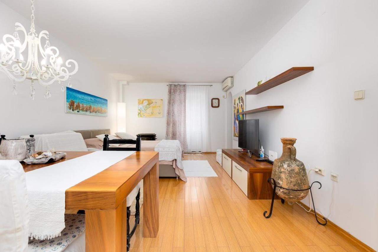Apartment Anton ปูนัต ภายนอก รูปภาพ