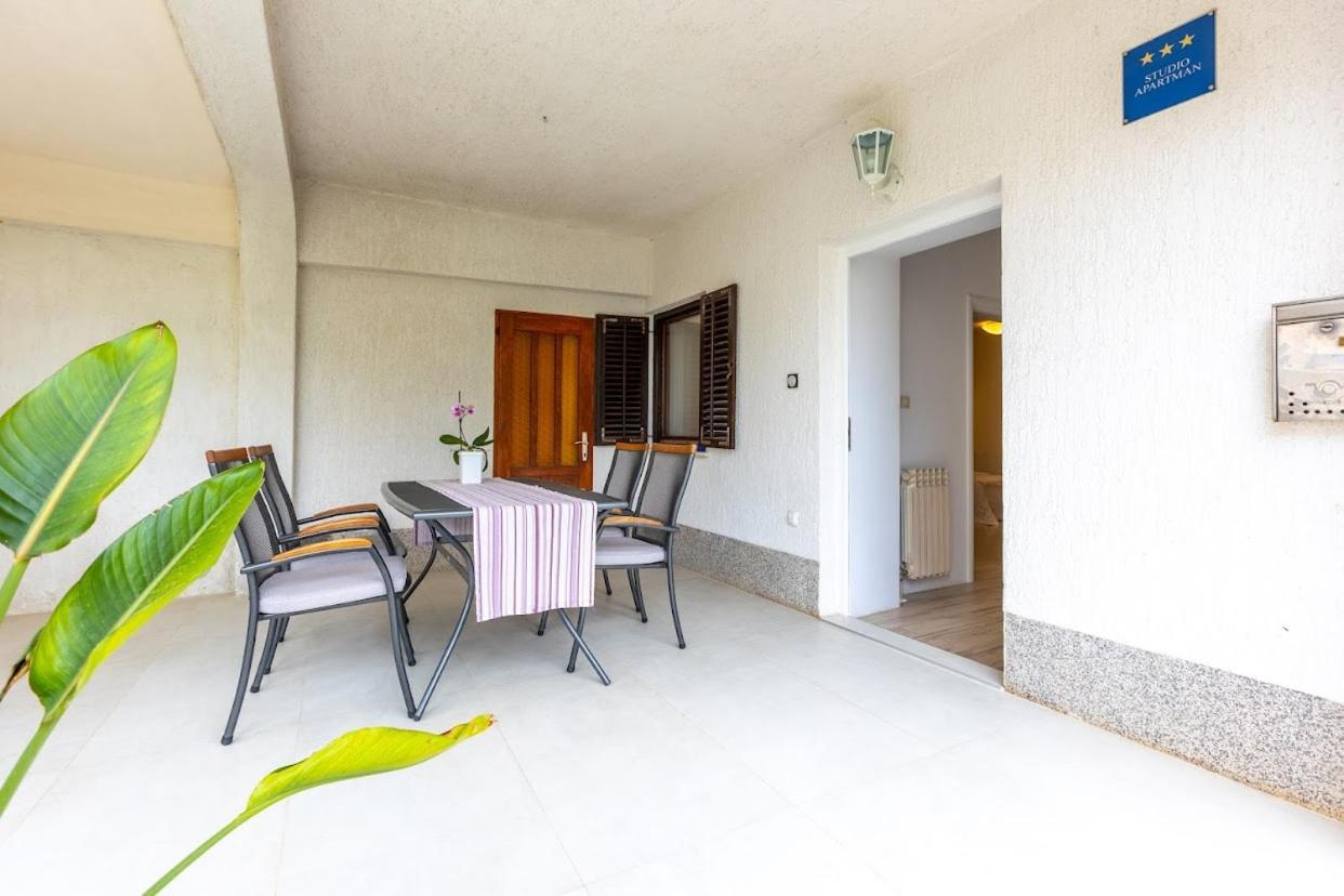 Apartment Anton ปูนัต ภายนอก รูปภาพ