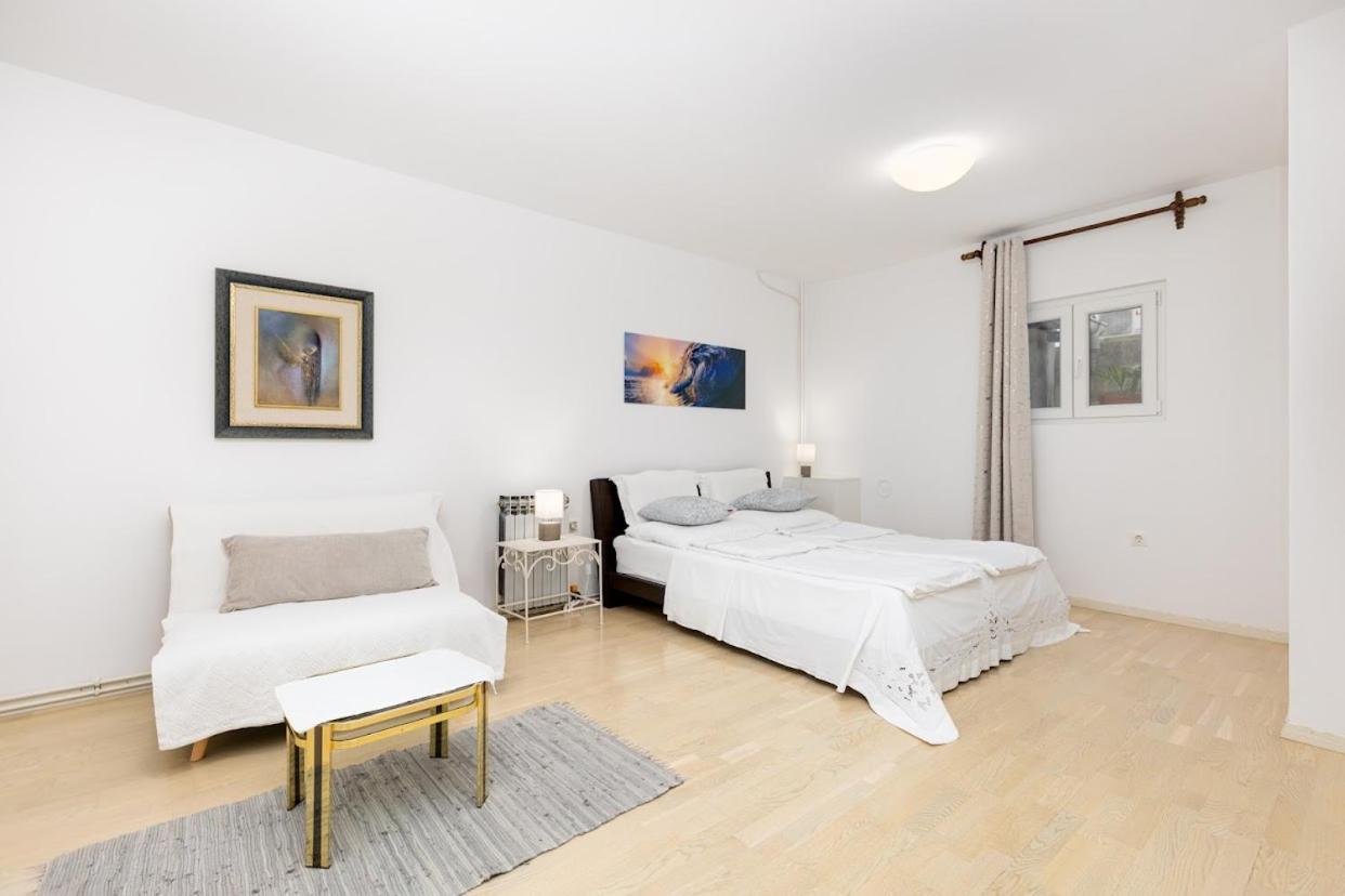 Apartment Anton ปูนัต ภายนอก รูปภาพ